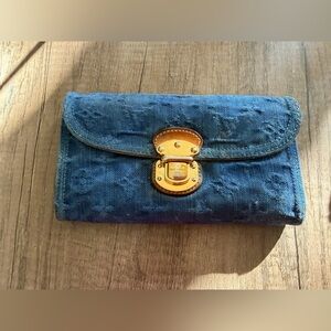 Louis Vuitton Blue Clutch with Gold Hardware
